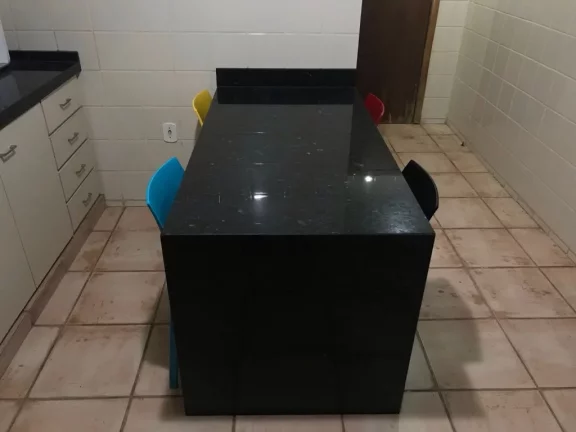Imagem Excelente apartamento em ótima localização da Praia do Morro 2 quartos sendo uma suíte com varanda