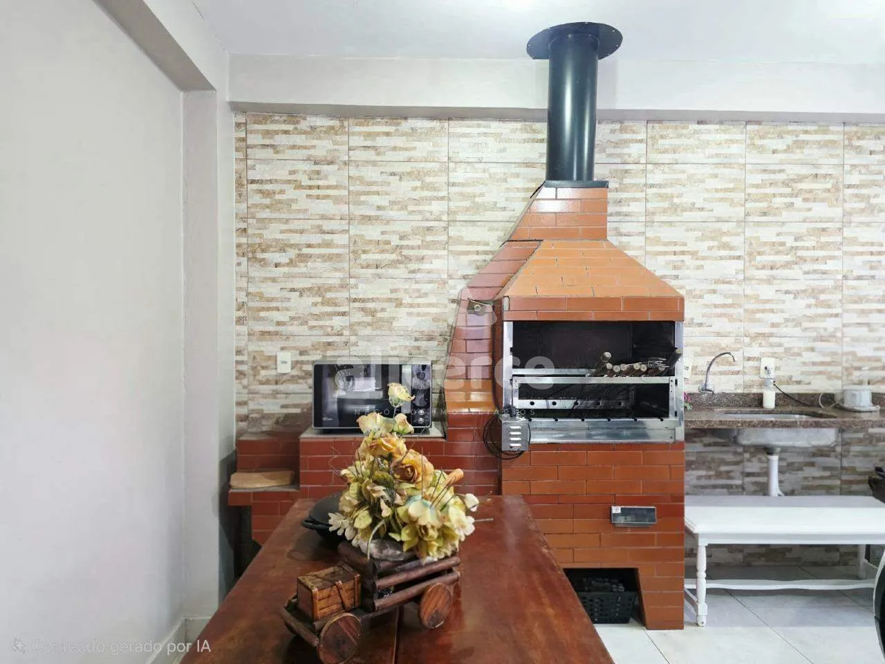 Imagem Casa Alto `Padrão a 1 quadra da Beira-Mar Continental | 3 Dormitórios I 4 Vagas de Garagens I Piscina no bairro Estreito - Florianópolis/SC