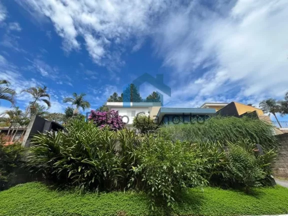 Imagem Casa de alto padrão com arquitetura linda e moderna!