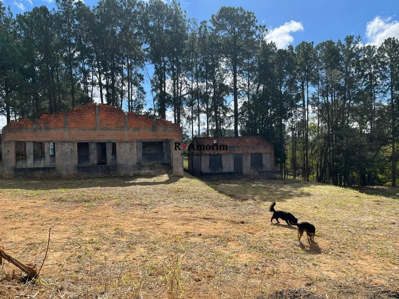 Imagem Terreno a venda em Itu com abundância de água, e área aproximada de 1.000 metros