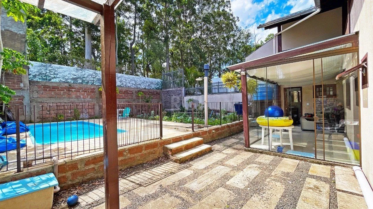 Imagem Casa 4 Suítes e 6 vagas de garagem no bairro Jardim Itu