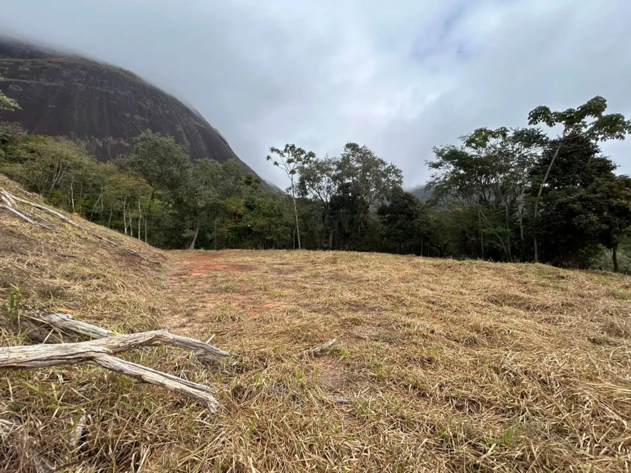 Imagem Terreno em Condomínio para Venda em Petrópolis / RJ no bairro Itaipava