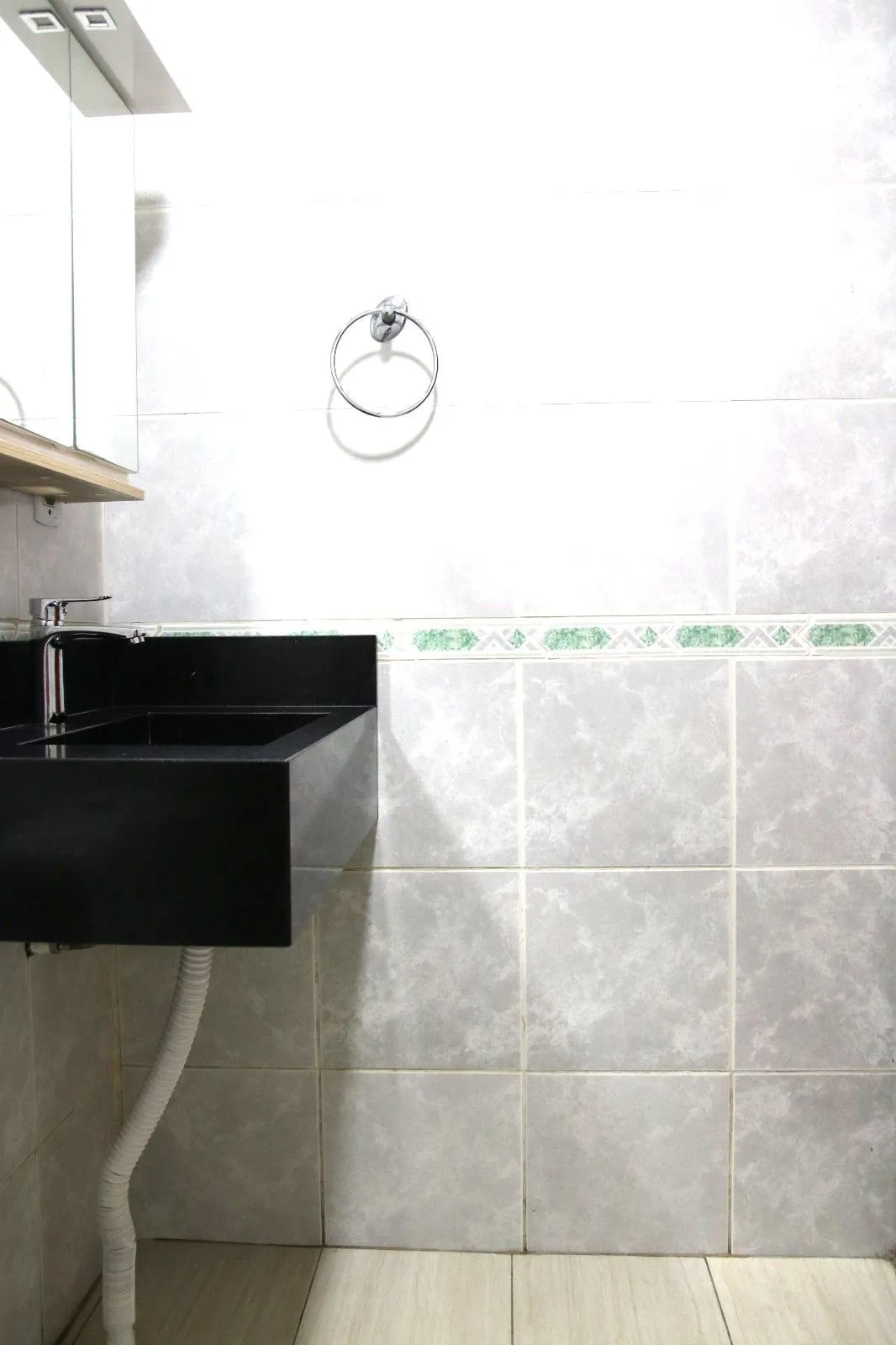 Imagem Casa sobrado na Hípica de 2 dormitórios e 2 vagas
