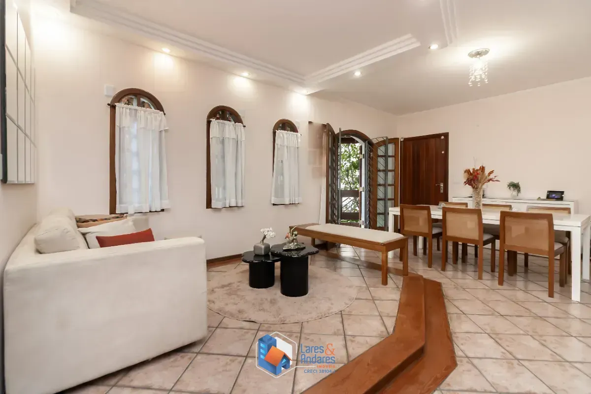 Imagem Sobrado para venda em Jardim Virginia Bianca com 3 quartos, sendo 1 suíte, 223m²