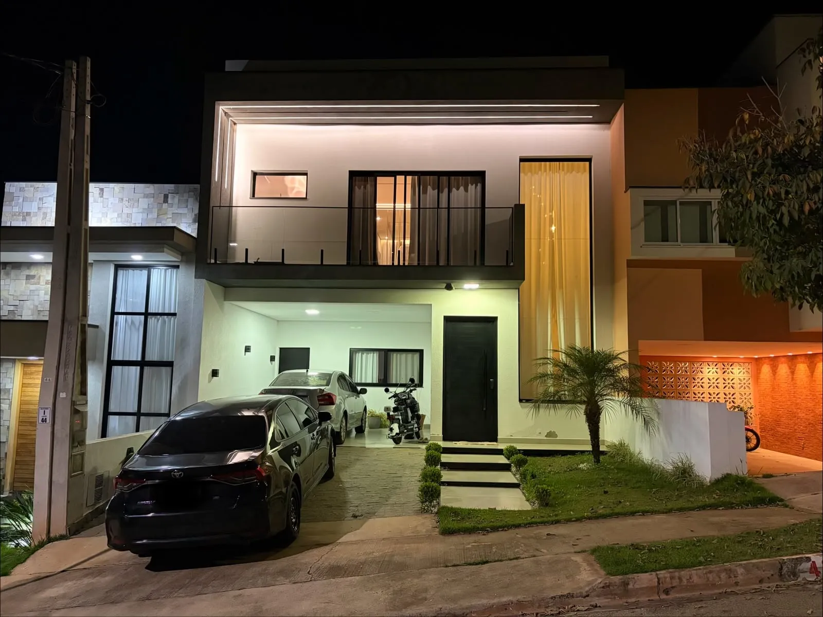 Foto do imóvel Sobrado de Alto Padrão com 4 Dormitórios e Área Gourmet no Condomínio Helena Maria em JARDIM VILLAGIO MILANO, SOROCABA - SP