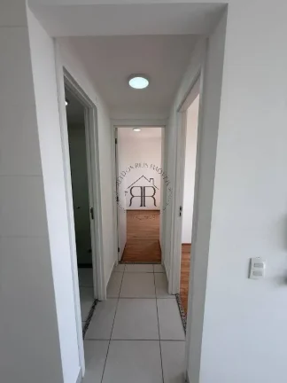Imagem Apartamento de 32 m², sendo 2 quartos, sala, cozinha, banheiro e lavanderia.
O edifício possui ele...