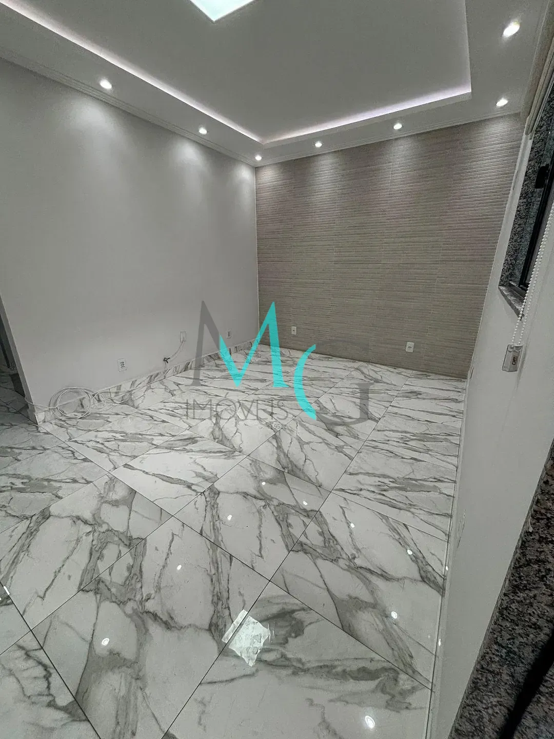 Imagem Casa Duplex à venda - 359 mil - Jardim Letícia -Campo Grande - RJ