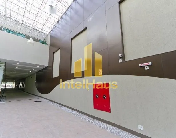 Imagem Galeria comercial Hyde Park, localizada em frente a FAE/Bom Jesus, ligação entre as Ruas 24 de Mai...