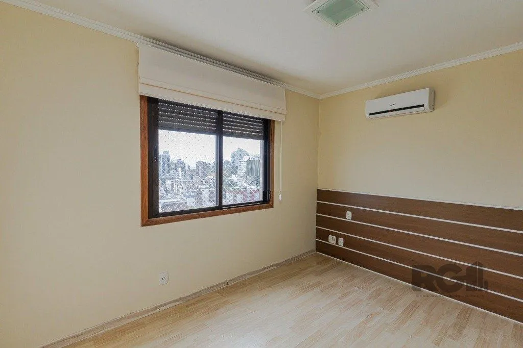 Imagem Vende-se excelente apartamento 3 quartos c/ suíte, 2 vagas, living com lareira, sacada e churrasqueira - 97m² - Auxiliadora