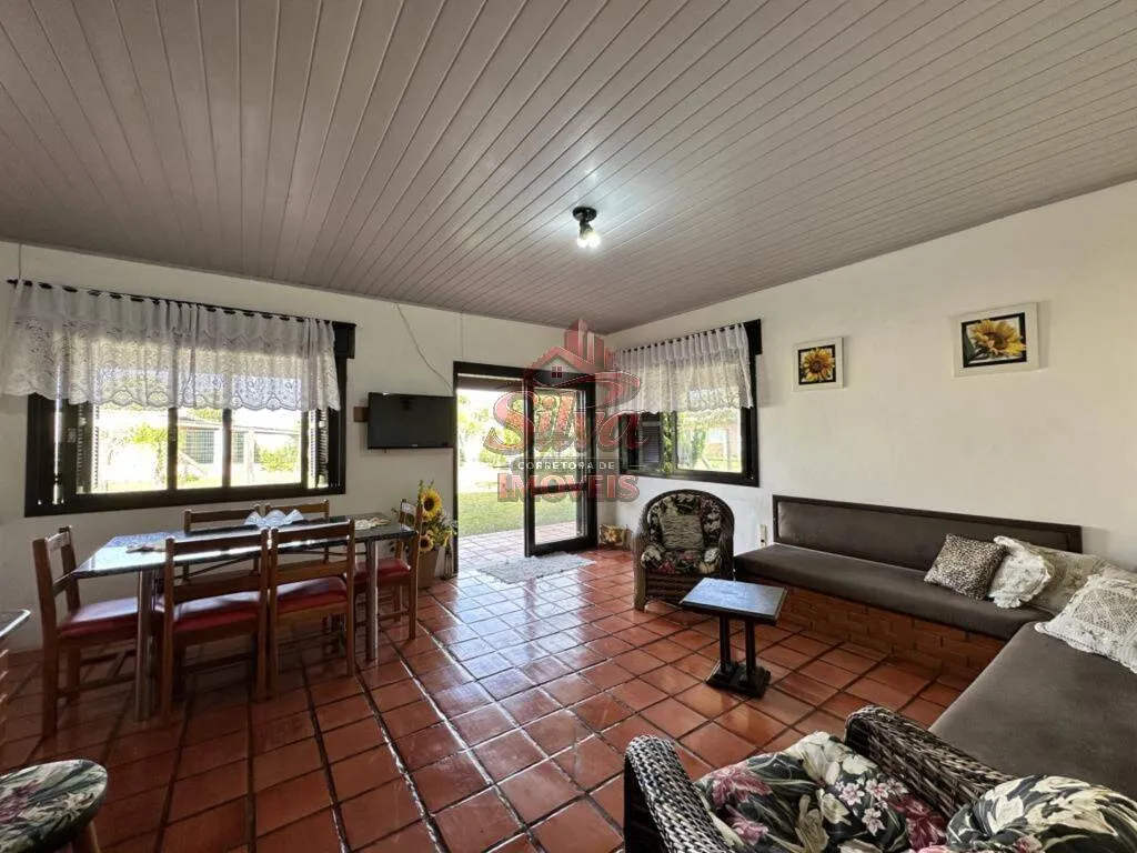 Imagem 1135 |Casa com 3 Dormitórios no Centro a 300m do Mar
