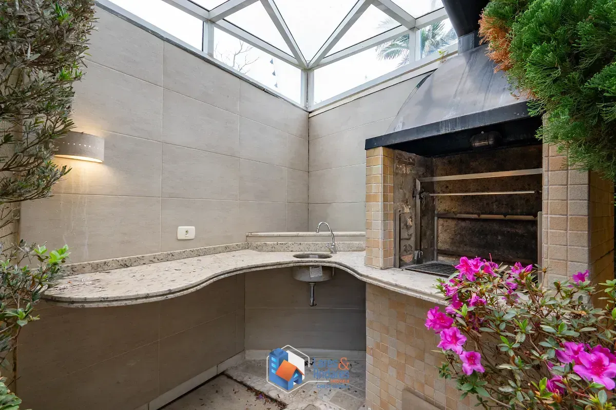Imagem Casa no condomínio América para venda com 4 quartos, sendo 4 suítes, 383m²