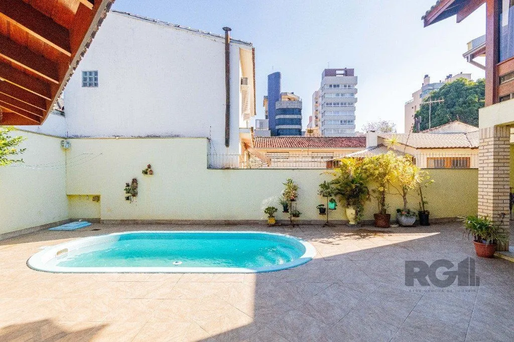 Imagem Casa de 4 dormitórios 304m² no bairro Jardim Lindóia