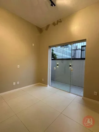 Imagem Na Protásio Alves, térreo com 2 dormitórios e pátio. Reformado e semimobiliado..