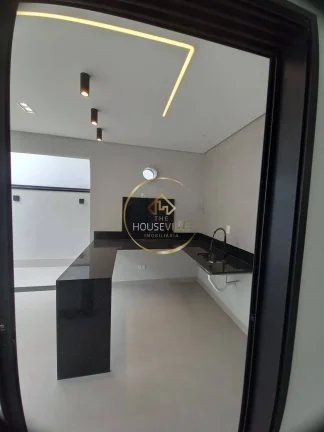 Imagem Casa Sobrado,3 Dormitórios (1 suíte) 250m2, Condomínio Malibu.