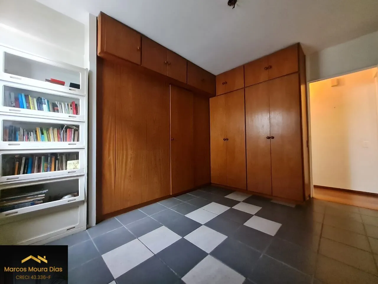 Imagem Apartamento em Perdizes, 03 Dormitórios( 1 suíte) 1 Vaga de Garagem e Dependência de Serviço. Edifício perto da PUC com Lazer e Portaria 24 hs
