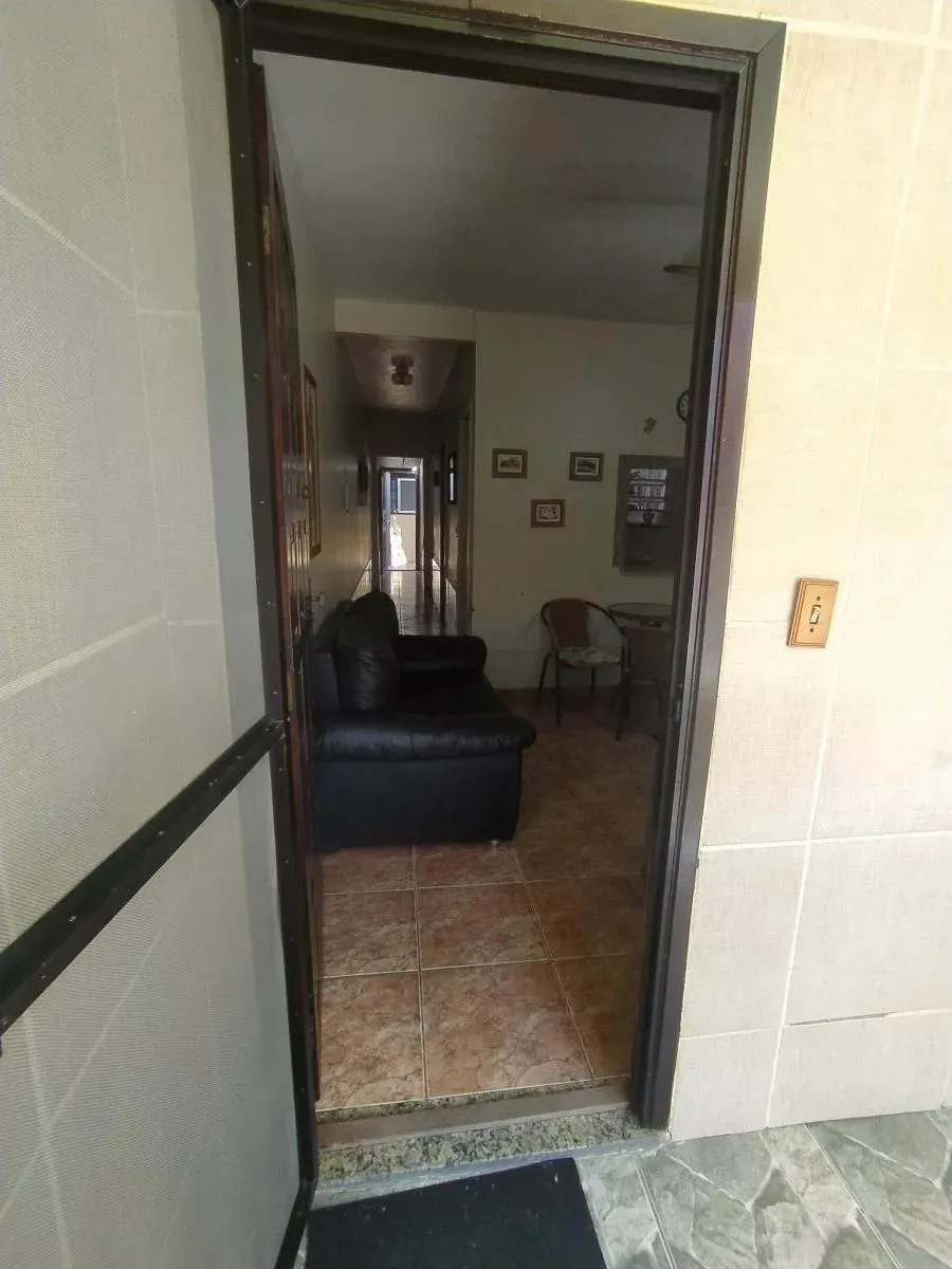 Imagem Casa em Condomínio para Venda em Cabo Frio / RJ no bairro Peró