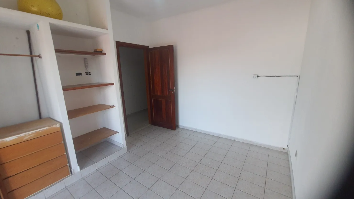 Imagem Sobrado para venda, Loteamento Santana próximo da Vila Militar, Pindamonhangaba, SP