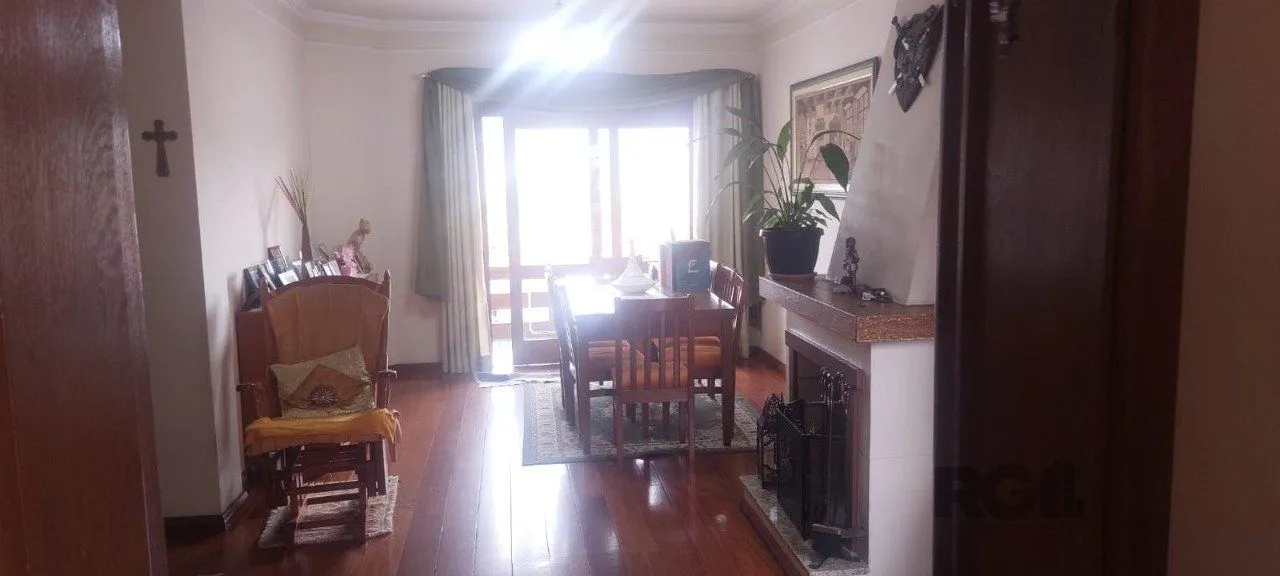 Imagem Casa 3 dormitórios à venda Medianeira Porto Alegre/RS