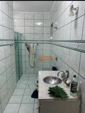 Imagem Sobrado com 3 dormitórios à venda, 352 m² por R$ 585.000,00 - Jardim Presidente Dutra - Guarulhos/SP
