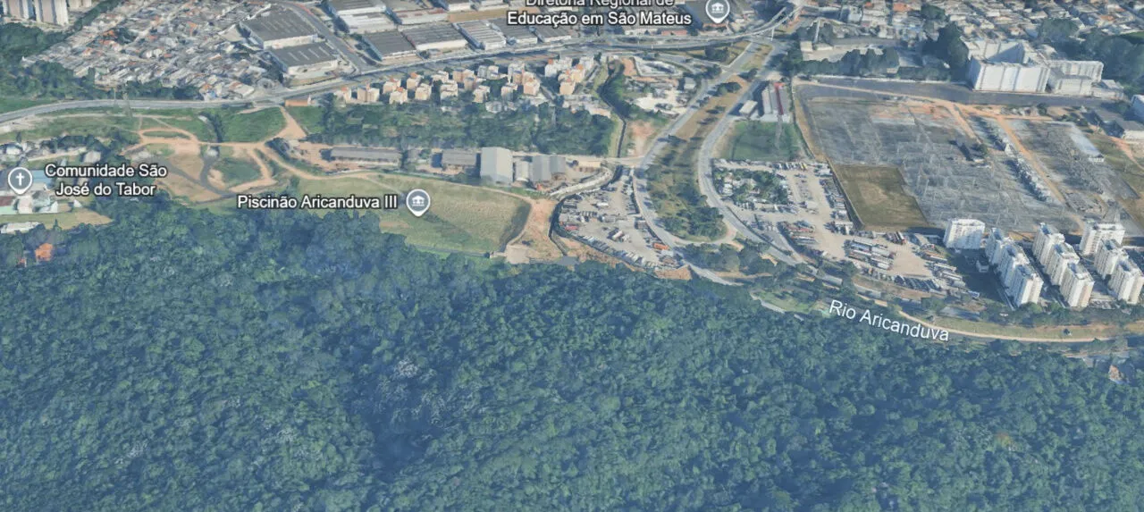 Imagem Terreno de 2.275 m² na Av. Aricanduva com alto potencial para incorporação e comércio.