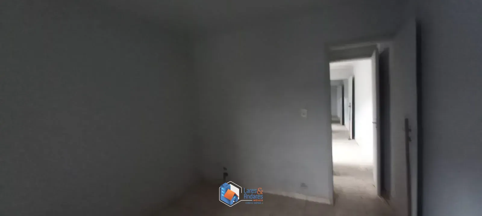 Imagem Casa à venda com terreno grande (serve tanto como residencial quanto comercial), Vila Constança, São Paulo, SP