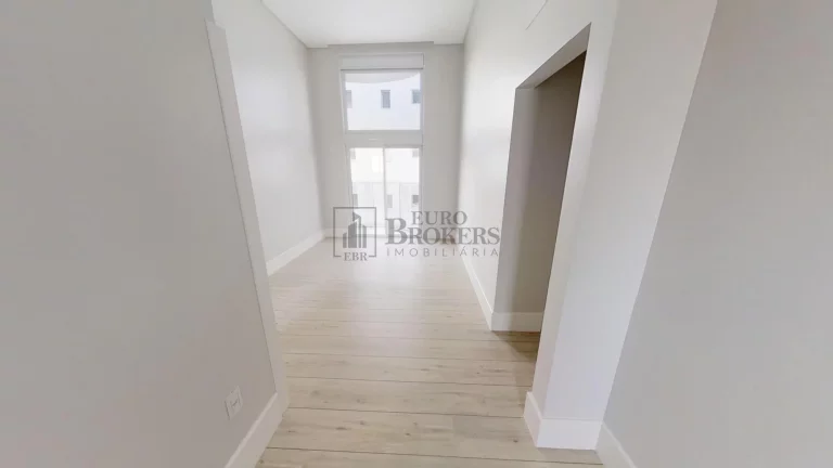 Imagem Cobertura duplex com 6 suítes e vista mar em Balneário Camboriú.