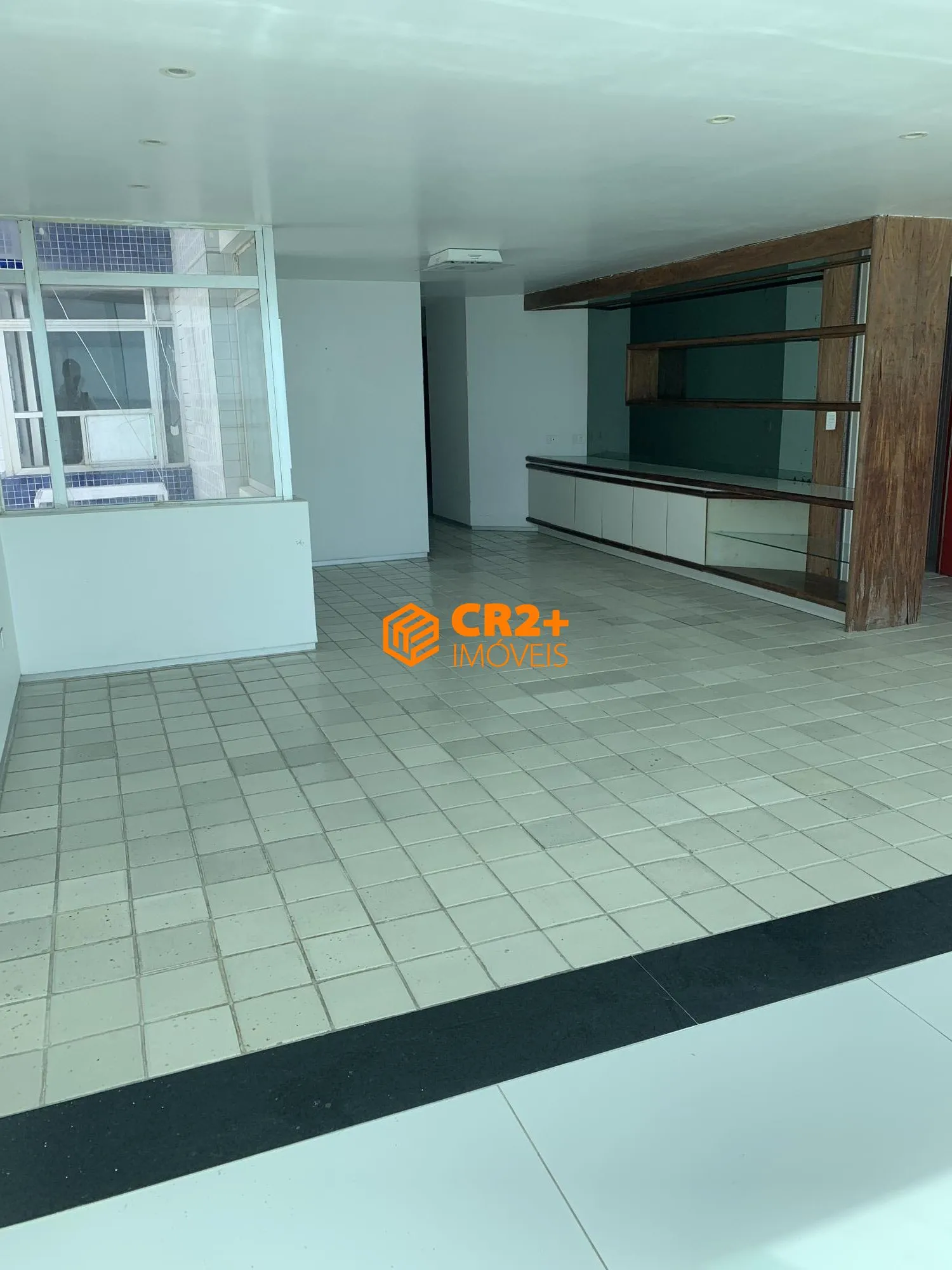 Imagem Vendo Apartamento com 277m2, 4QTOS, 2 Suítes sendo uma master.