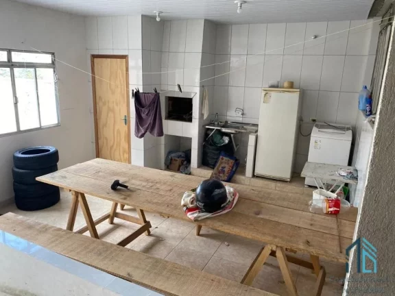 Imagem (PERMUTA) Casa térrea, 03 quartos c/suíte, parte podendo ser utilizado como Barracão, no Capão Raso em Curitiba PR