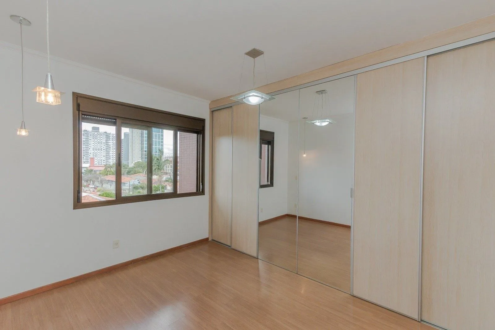 Imagem Apartamento, 4 dormitórios, sacada fechada com churrasqueira - Av. Panamericana