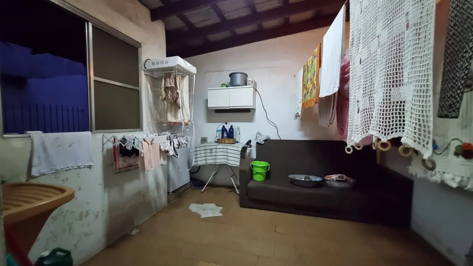 Imagem Casa Sobrado Residencial de 3 dormitórios para venda, 1 vaga de garagem fechada no bairro Cidade Baixa em Porto Alegre/RS.