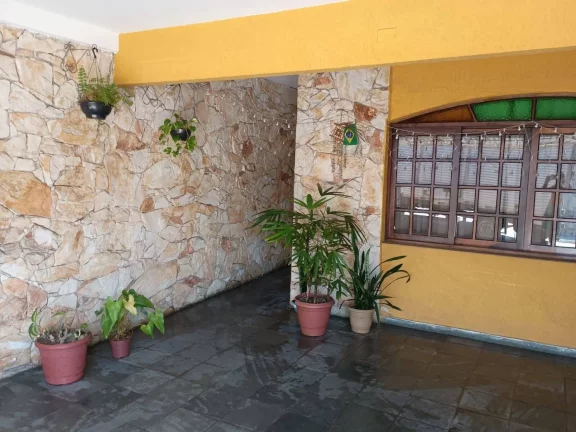 CASA 100% TÉRREA COM 175M² DE TERRENO - 03 QUARTOS (02 SUÍTES)
