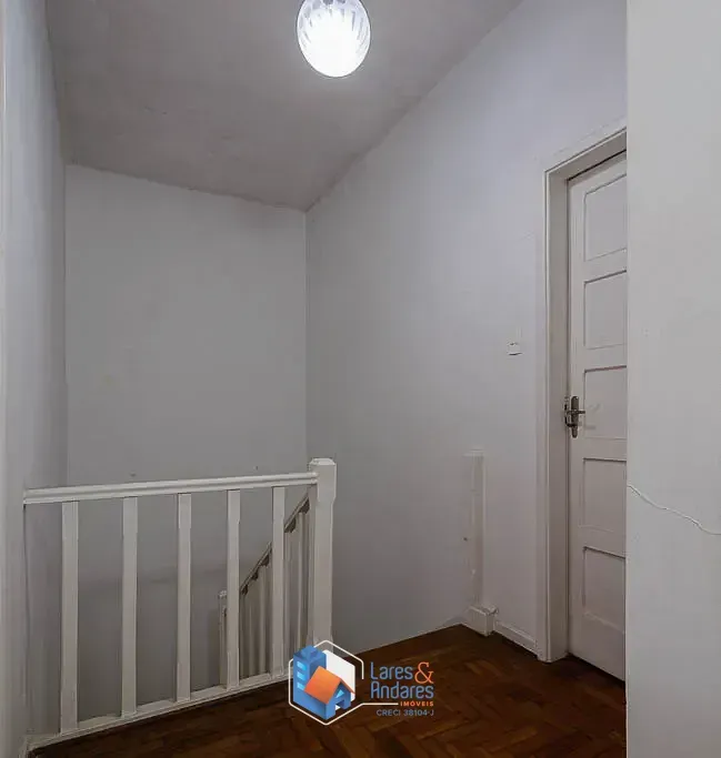 Imagem Sobrado para venda em Água Branca com 3 quartos, sendo 1 suíte, 126m²