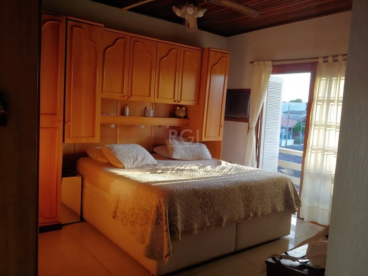 Imagem Casa para Venda - 250m², 3 dormitórios, sendo 1 suites, 5 vagas - Santa Rosa