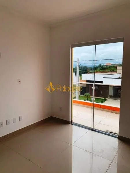 Imagem Casa à venda 3 Quartos, 1 Suite, 4 Vagas, 258.5M², Campo Alegre, Pindamonhangaba - SP | Condomínio Moema Ville