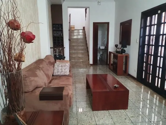 Foto do imóvel Casa à venda 3 Quartos, 1 Suite, 2 Vagas, 236M², Loteamento Residencial Andrade, Pindamonhangaba - SP