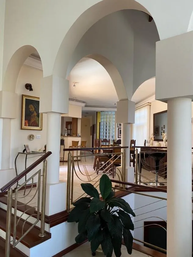 Imagem Descubra o seu refúgio particular em Valinhos: Sobrado impecável no Reserva Colonial