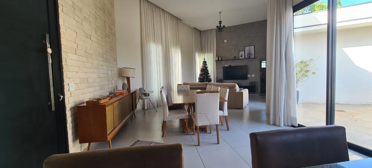 Imagem Imperdível! Casa à venda em Salto-SP, Condomínio Terras de Mont Serrat. 4 quartos, 2 suíte, 2 salas, 6 banheiros, 6 vagas de garagem, 335m².