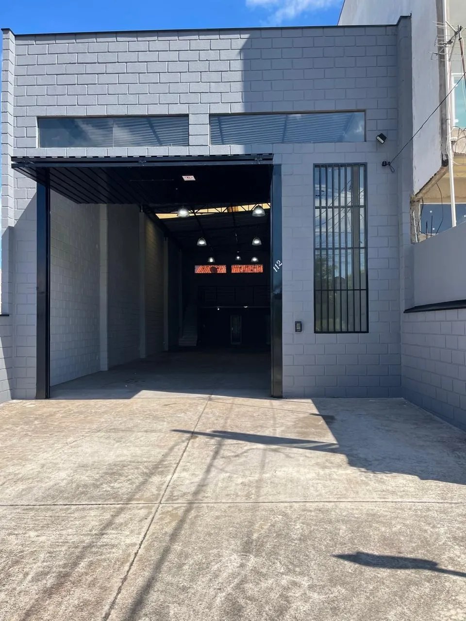 Imagem Galpão Comercial para Locação em Sorocaba - 7m de Pé Direito, Mezanino e Estrutura Completa