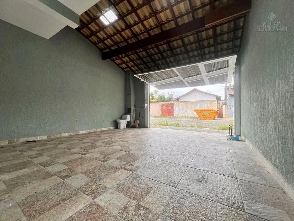 Imagem Sobrado em Praia Grande, com 2 dormitórios, ambos suítes, totalizando 132m².