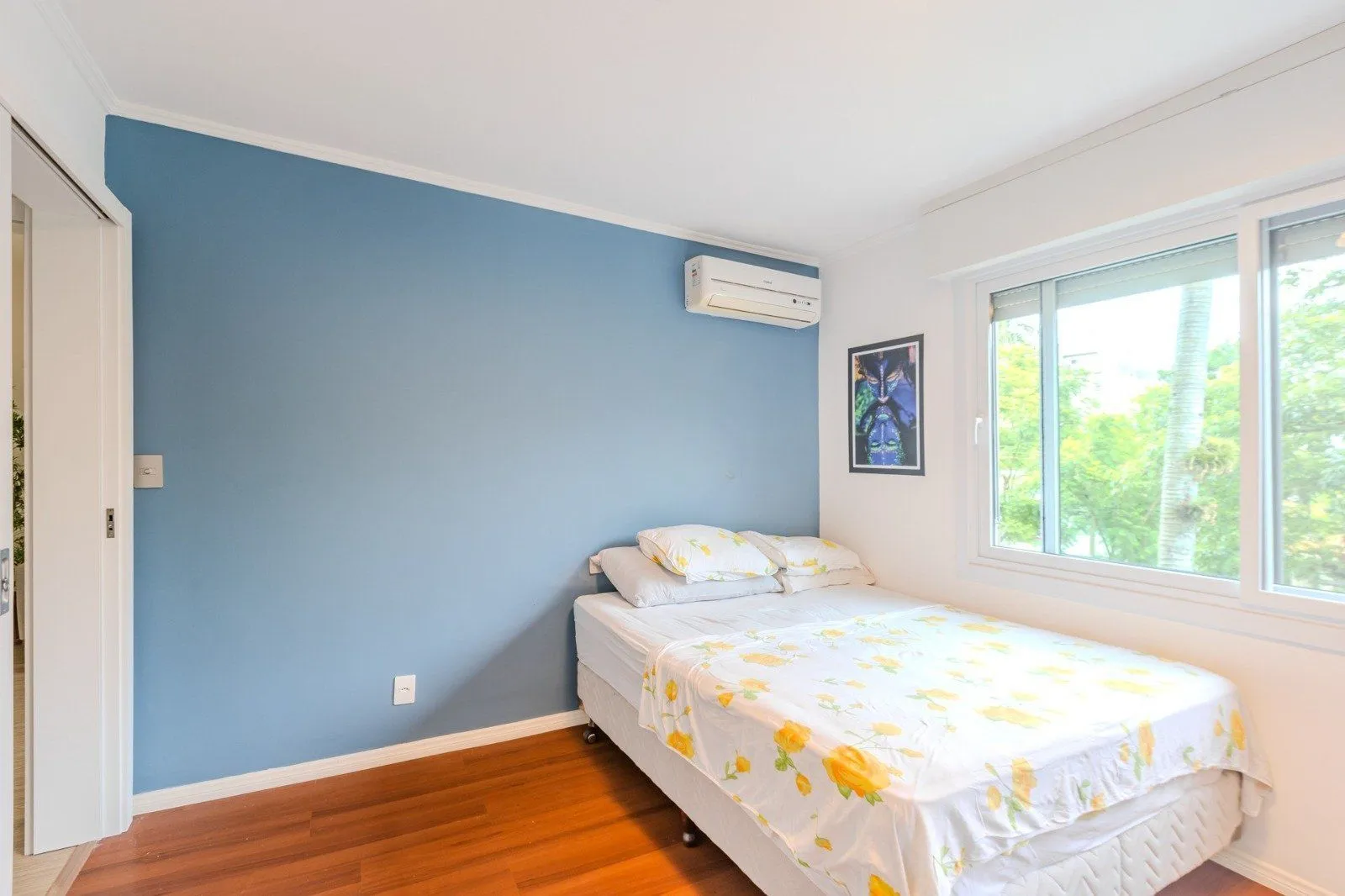 Imagem Apartamento de 3 dormitórios á venda no Bairro Cristal, Porto Alegre