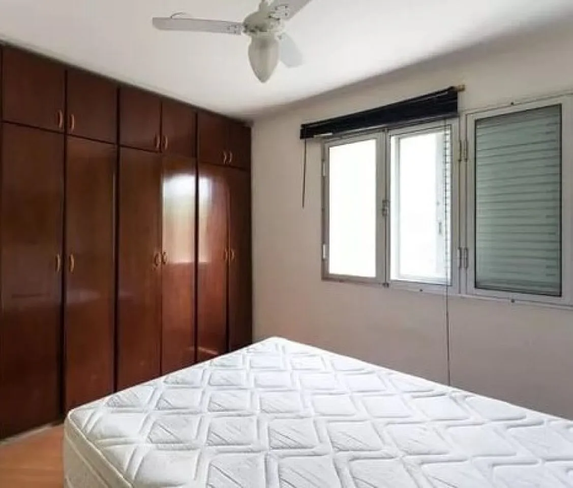 Imagem Apartamento Reformado de 110 m² com 3 Dormitórios e Planta Exclusiva na Vila Olímpia.