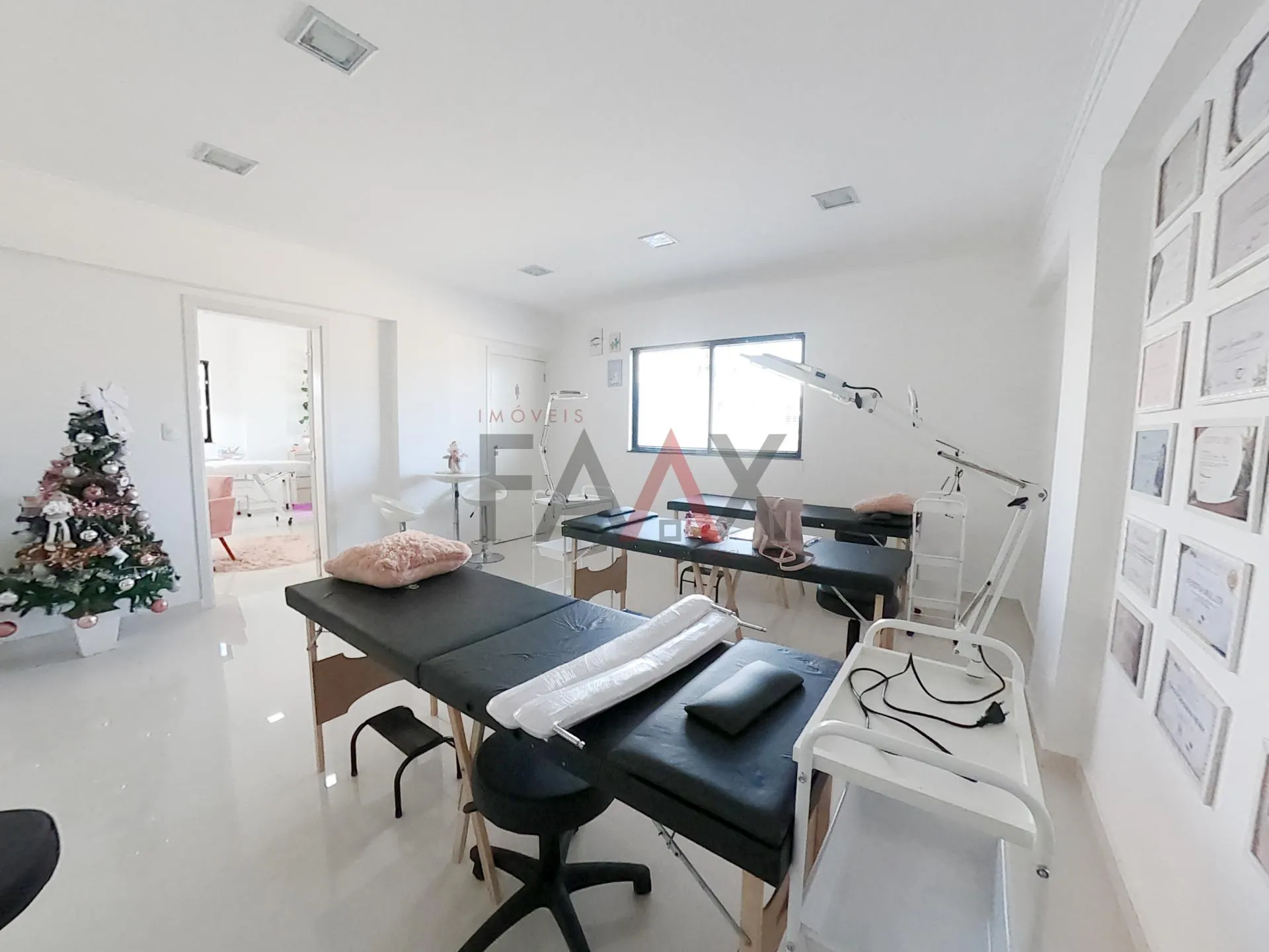 Imagem Sala Comercial no centro próximo do Hospital Santa Tereza e de Igrejas e comerci