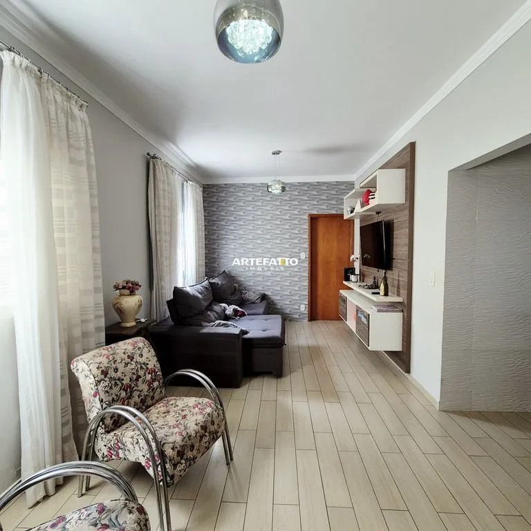Imagem Casa com 4 dormitórios no bairro Vila Nossa Senhora das Graças