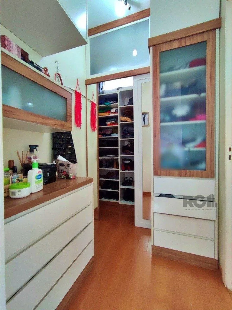 Imagem Casa 4 quartos no bairro Partenon, em Porto Alegre