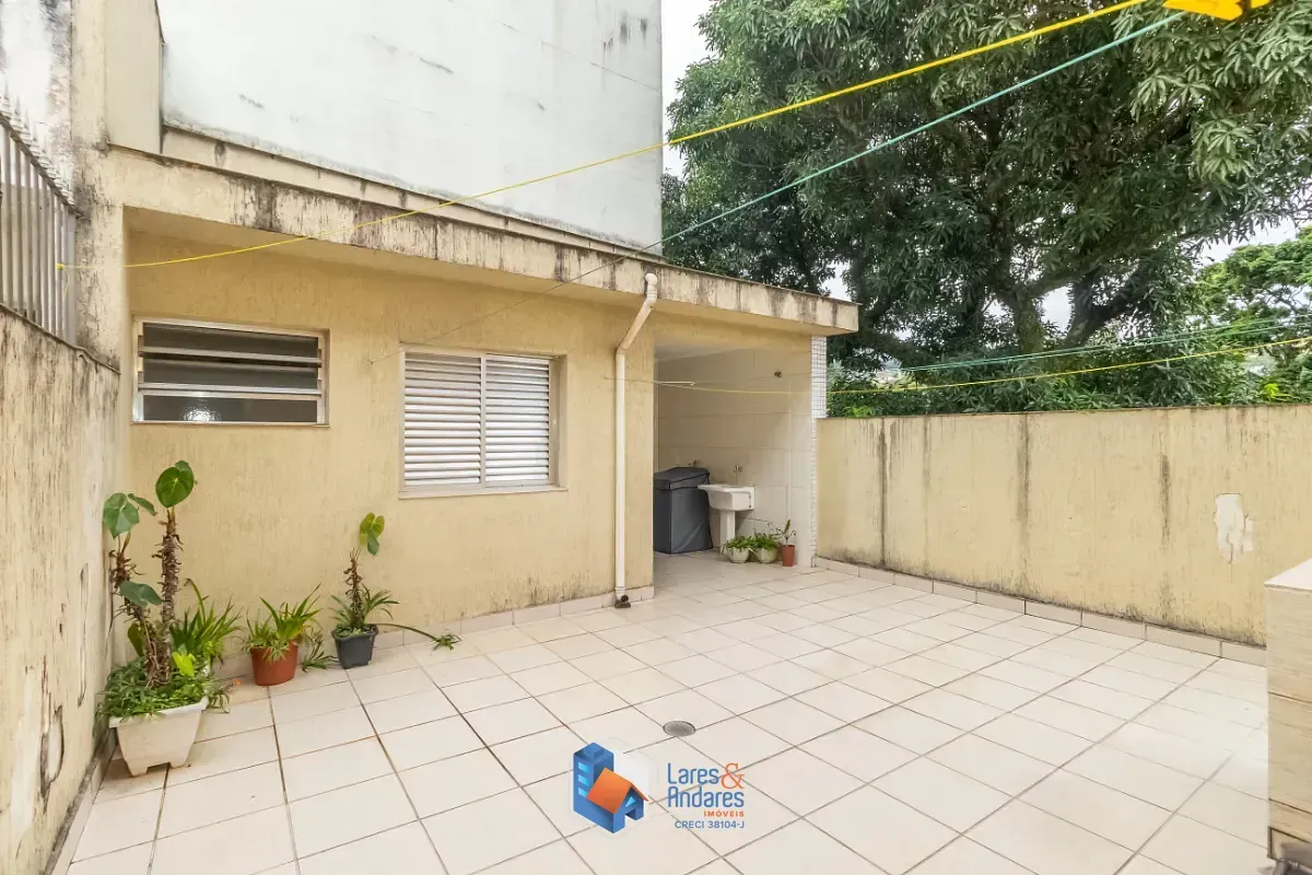 Imagem Sobrado para venda em Horto Florestal com 3 quartos, sendo 1 suíte, 316m²