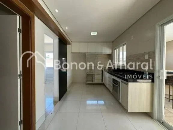 Imagem Imóvel amplo à venda com 4 quartos, sendo 4 suítes e 5 banheiros e 1 lavabo. Este imóvel está b...