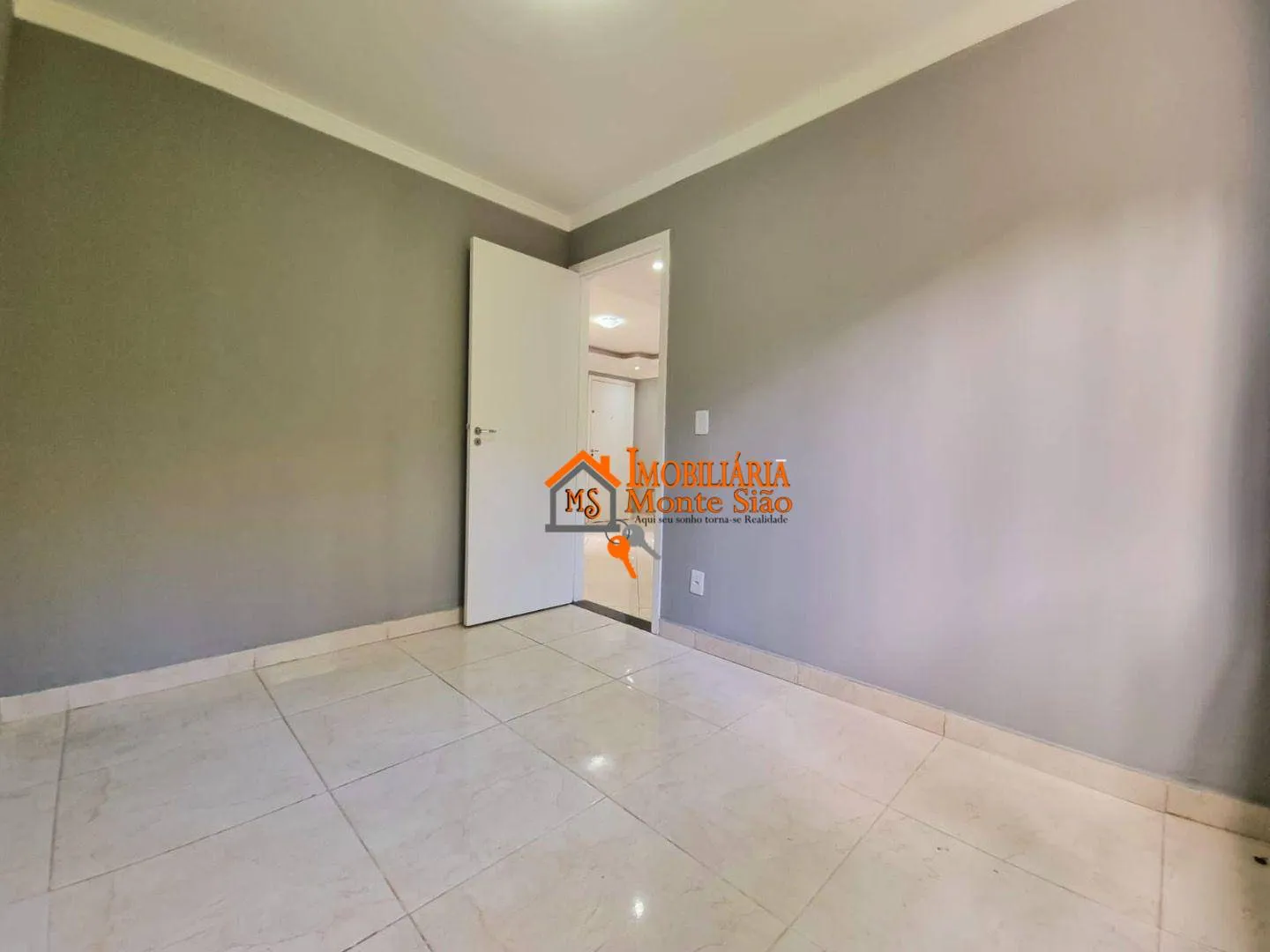 Imagem Apartamento com 2 dormitórios à venda, 45 m² por R$ 249.000,00 - Água Chata - Guarulhos/SP