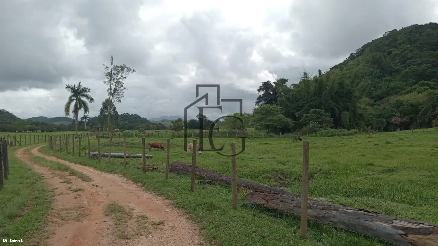 Imagem Sítio / Chácara para Venda em Silva Jardim, 3 dormitórios, 2 banheiros, 4 vagas