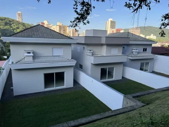 Imagem Residência de alto Padrão à venda em Joinville, bairro Glória