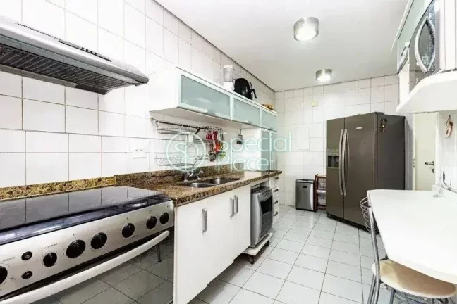 Imagem 115 metros 3 dormitórios 2 suítes 4 banheiros 2 vagas Condomínio bem localizado, andar alto, refo...